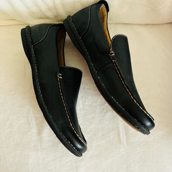 Børn navy leather slip-on mens rubber soled loafers/shoes.  Size 11/45 M/W. - Picture 4 of 8